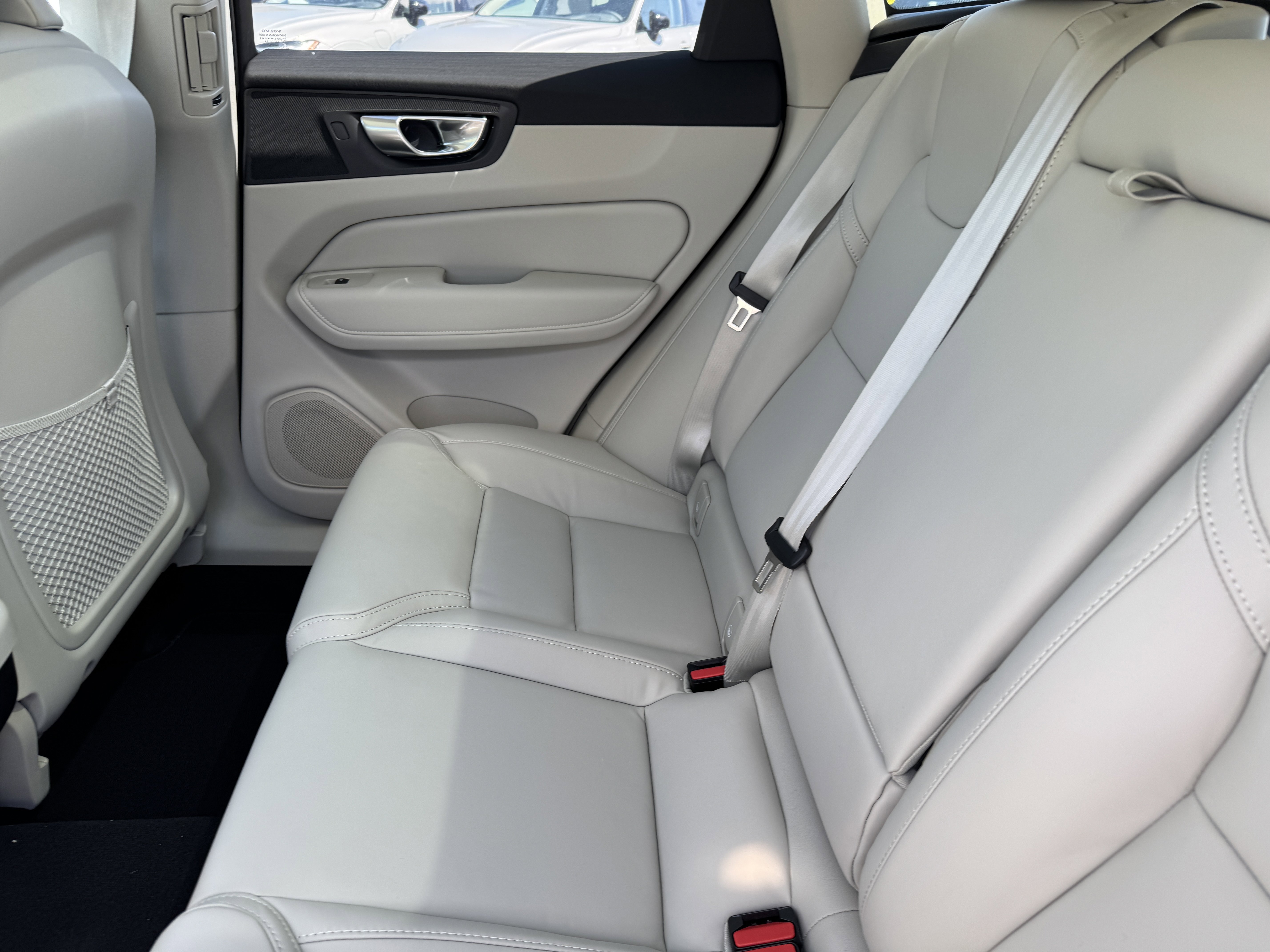 New 2026 Volvo XC60 B5 Ultra w/ Protection Package image 17