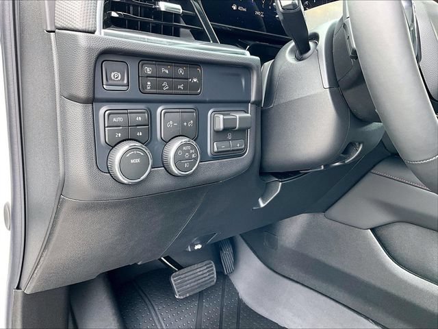 New 2026 Chevrolet Suburban RST w/ Comfort Package AWD/4WD image 33