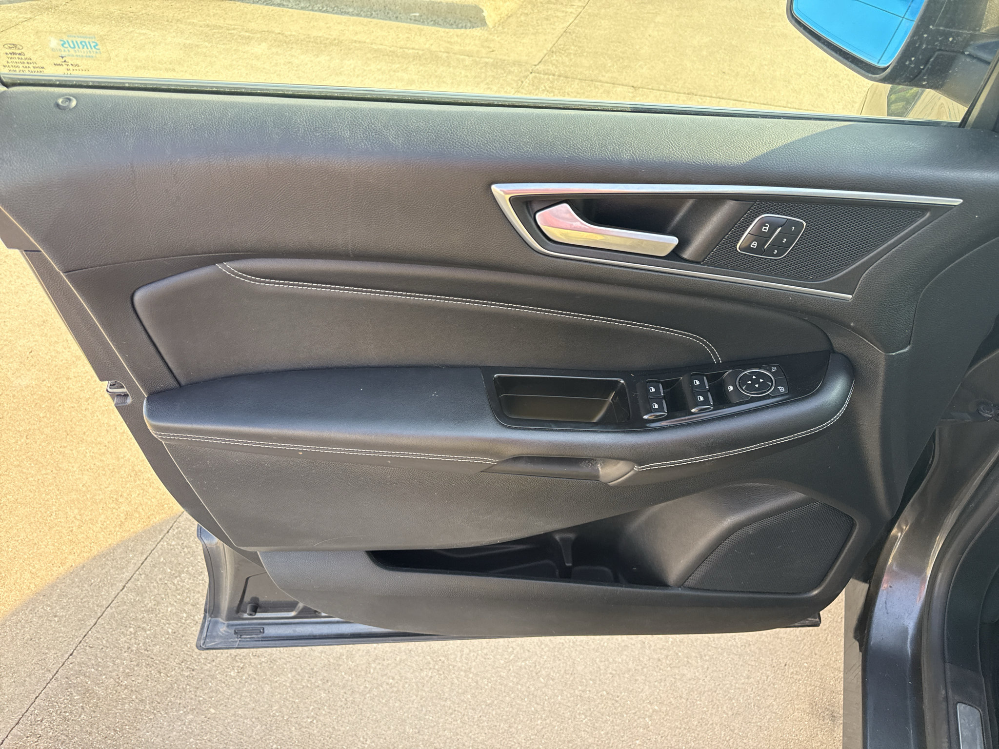 Used 2015 Ford Edge Titanium w/ Equipment Group 301A AWD/4WD image 27