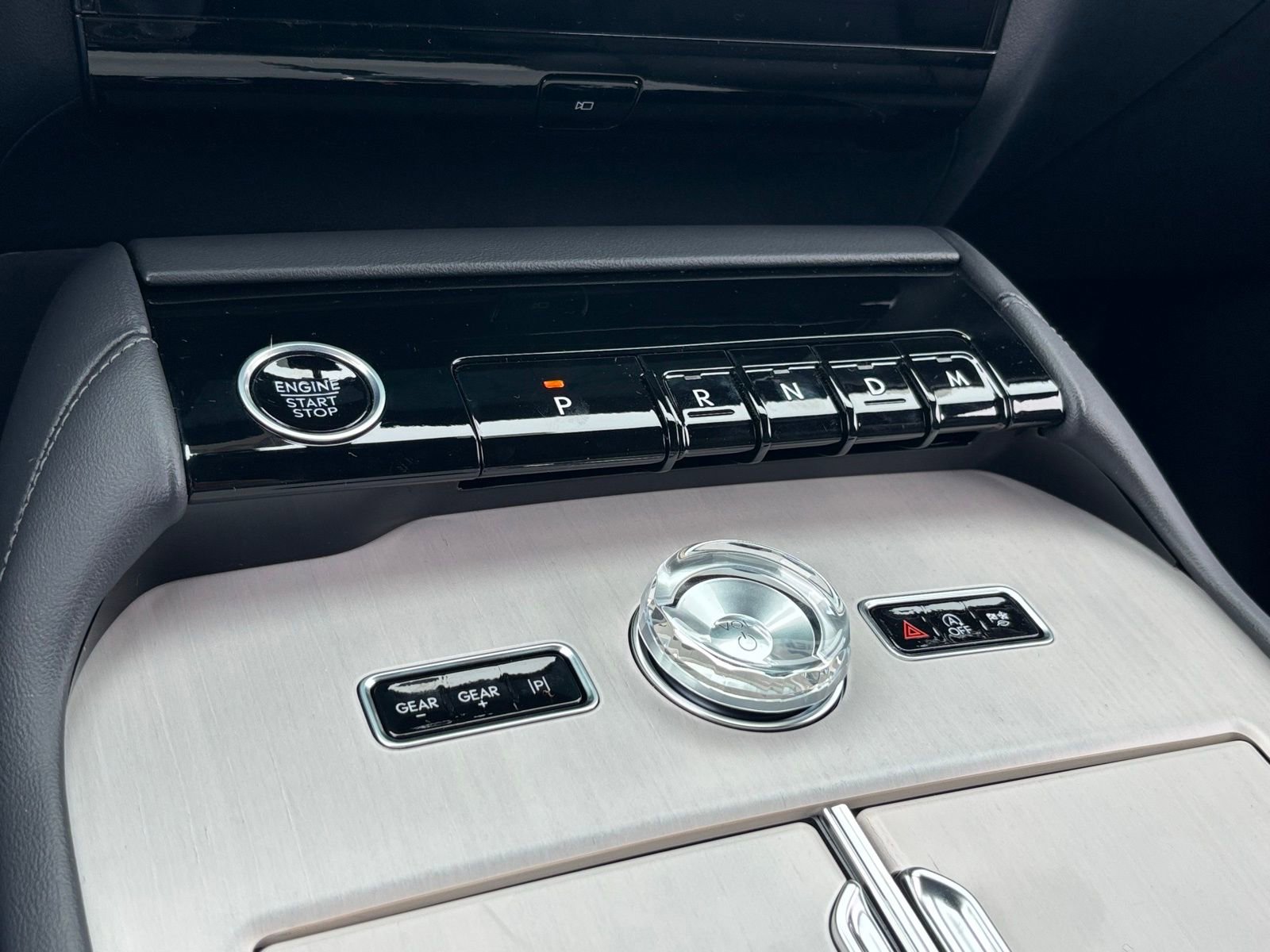 New 2026 Lincoln Navigator L Reserve w/ Jet Appearance Package AWD/4WD image 23
