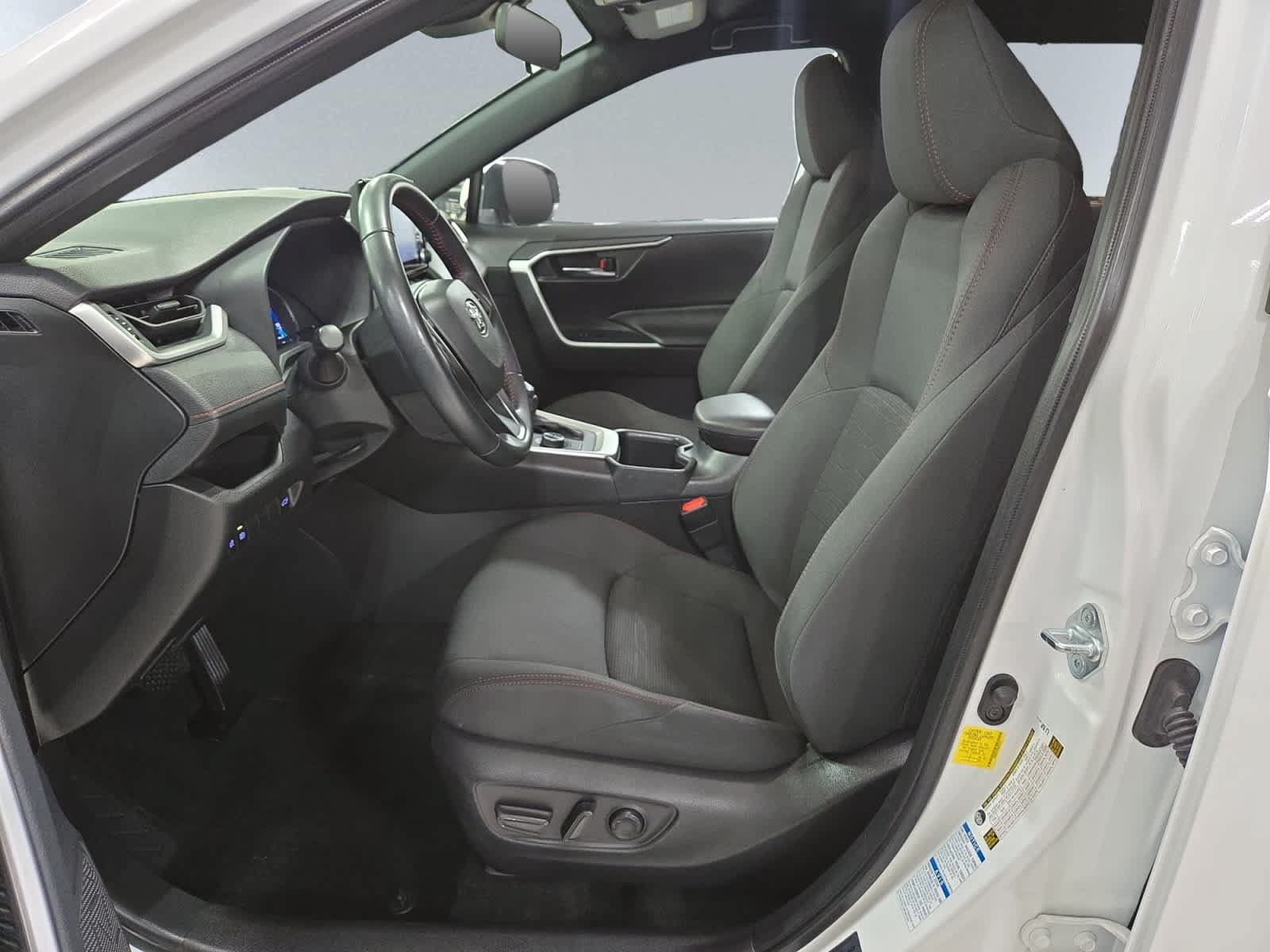Used 2022 Toyota RAV4 SE w/ Carpet Mat Package (TMS) AWD/4WD image 7