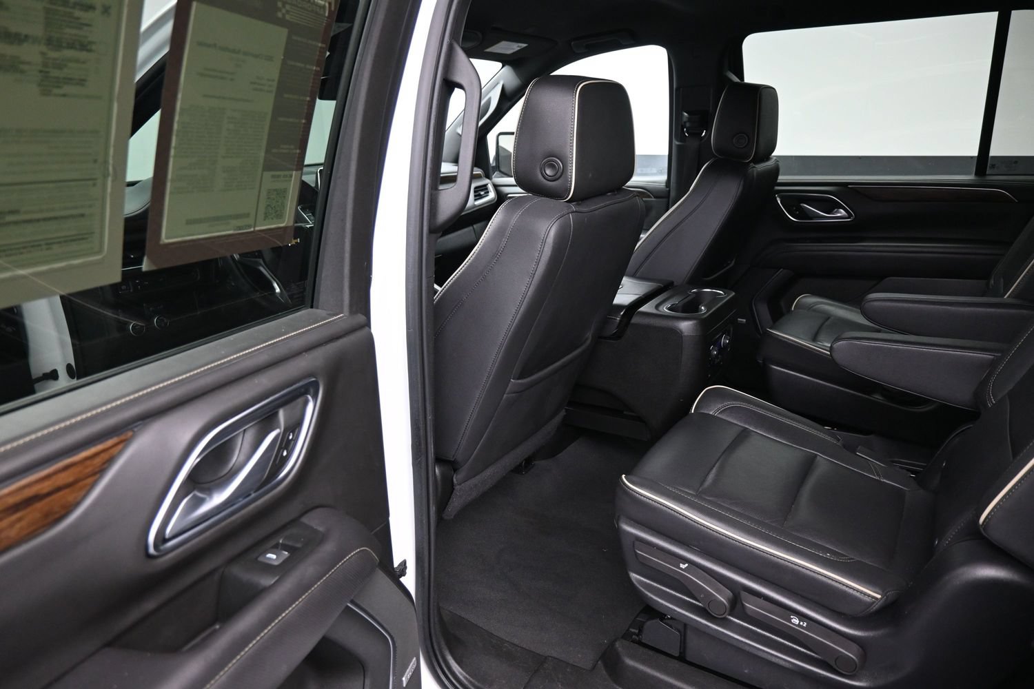Used 2022 Chevrolet Suburban Premier RWD image 17