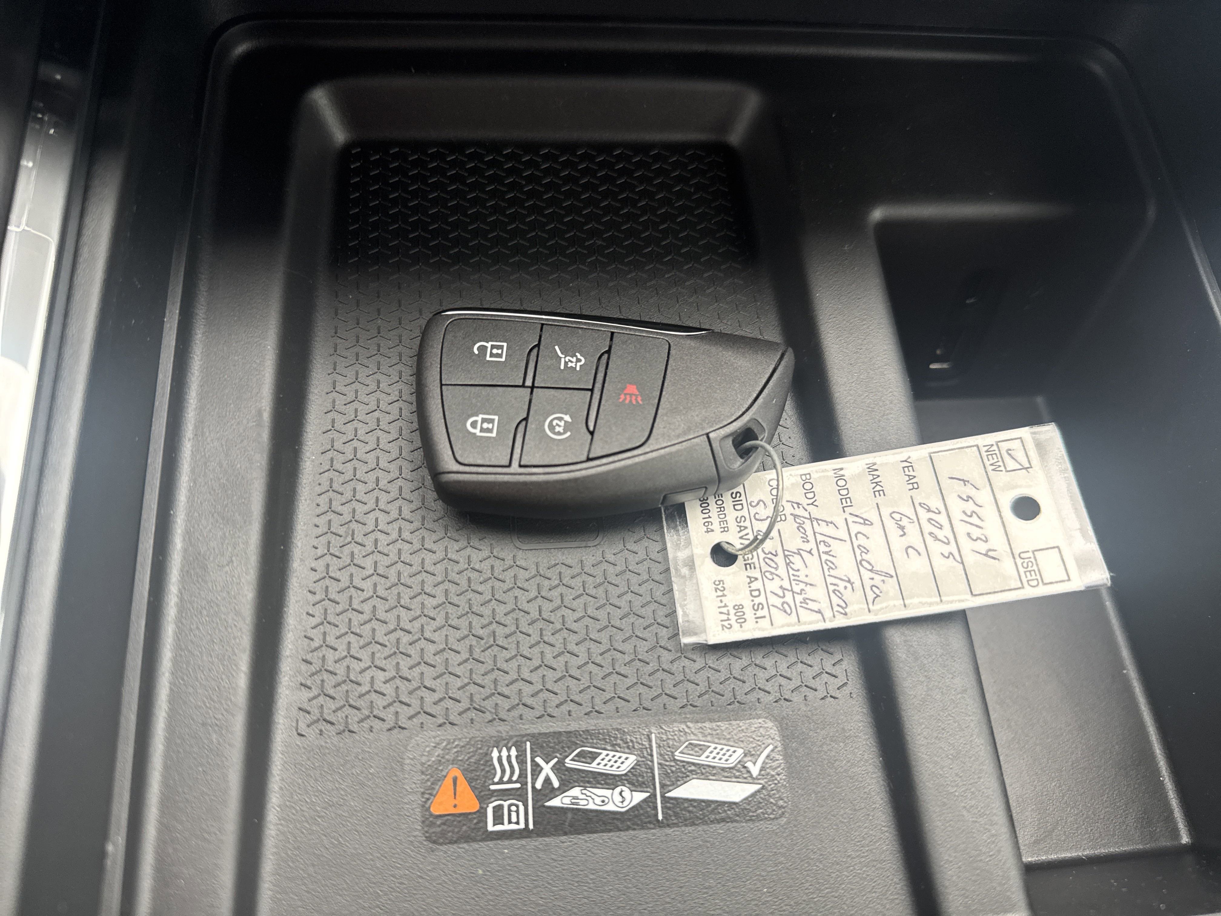 New 2025 GMC Acadia Elevation image 30