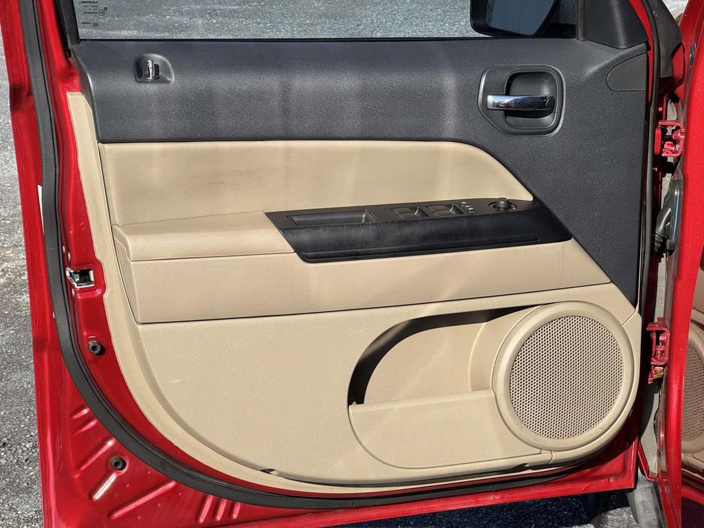 Used 2010 Jeep Patriot Latitude AWD/4WD image 26