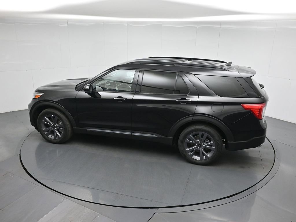Certified 2022 Ford Explorer XLT w/ Equipment Group 202A image 40