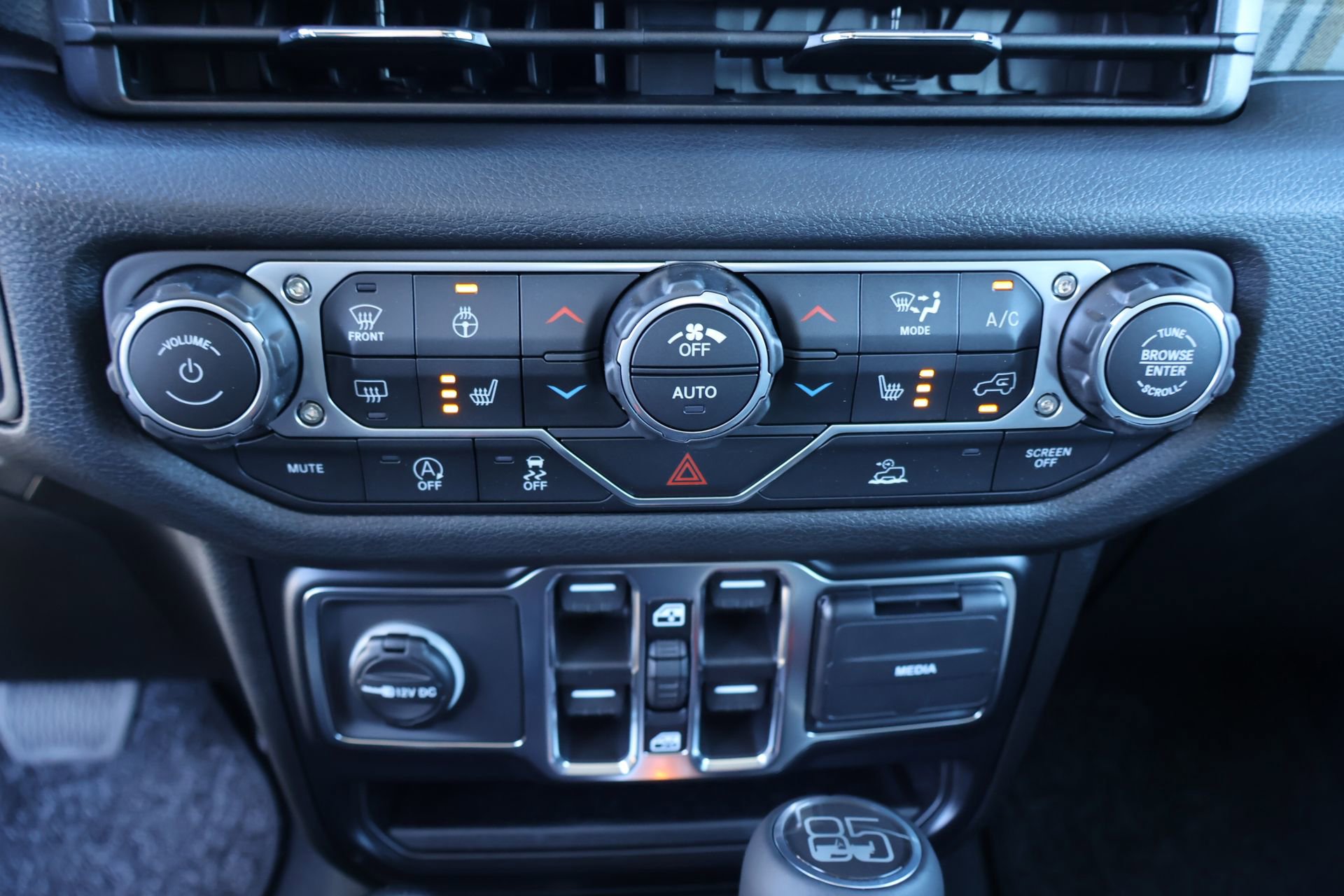 New 2026 Jeep Gladiator Sport AWD/4WD image 8