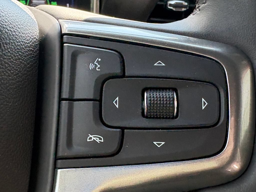 Used 2023 Chevrolet Silverado 1500 LT AWD/4WD image 9