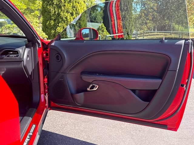 Used 2015 Dodge Challenger SRT Hellcat RWD image 20