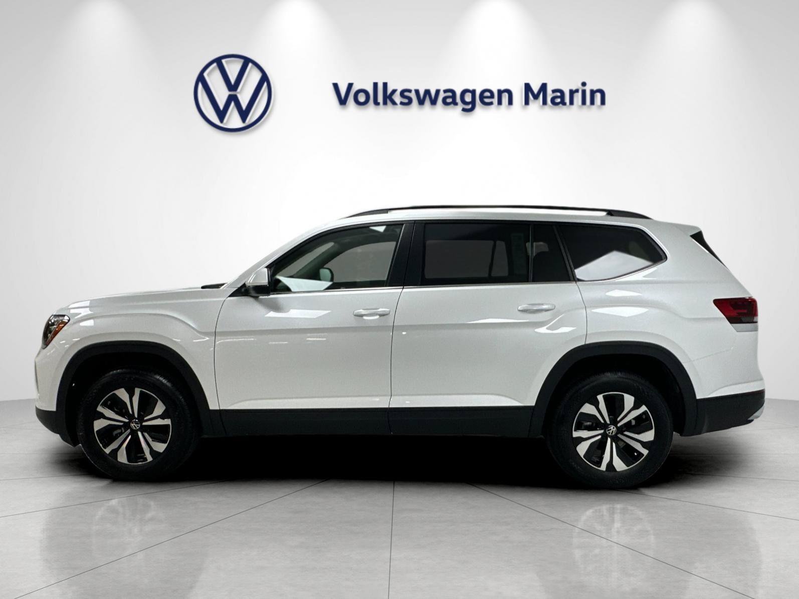New 2026 Volkswagen Atlas SE FWD image 2