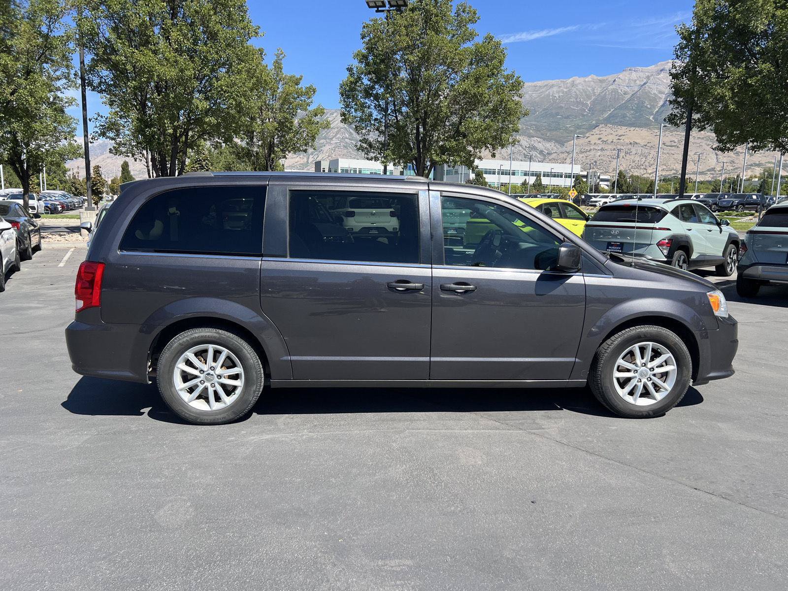 Used 2019 Dodge Grand Caravan SXT FWD image 16