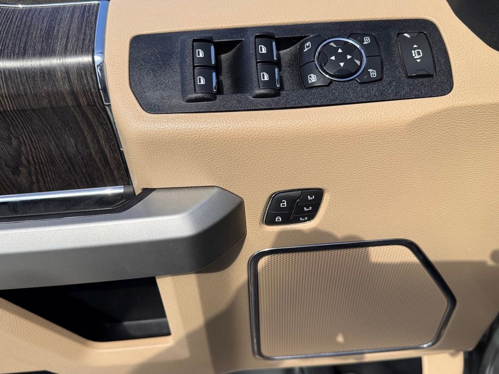 Certified 2020 Ford F250 Lariat w/ Chrome Package image 16