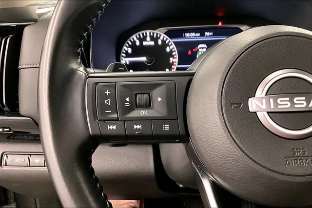 Used 2025 Nissan Pathfinder SV FWD image 25