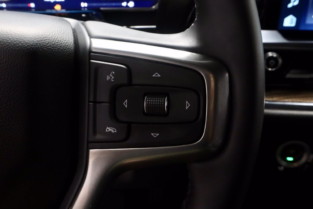 Used 2024 Chevrolet Silverado 1500 LT AWD/4WD image 29