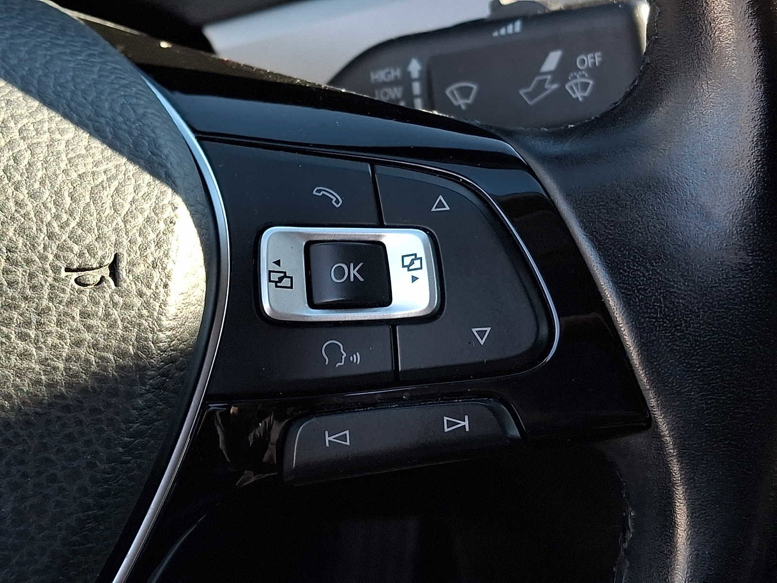 Used 2020 Volkswagen Passat 2.0T SE image 18