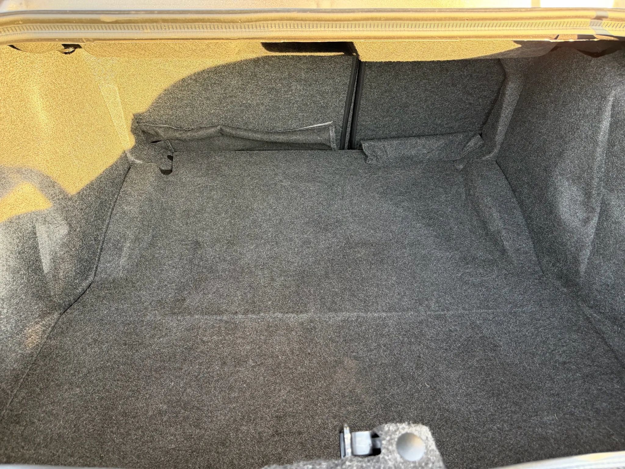 Used 2019 Dodge Challenger SXT image 33