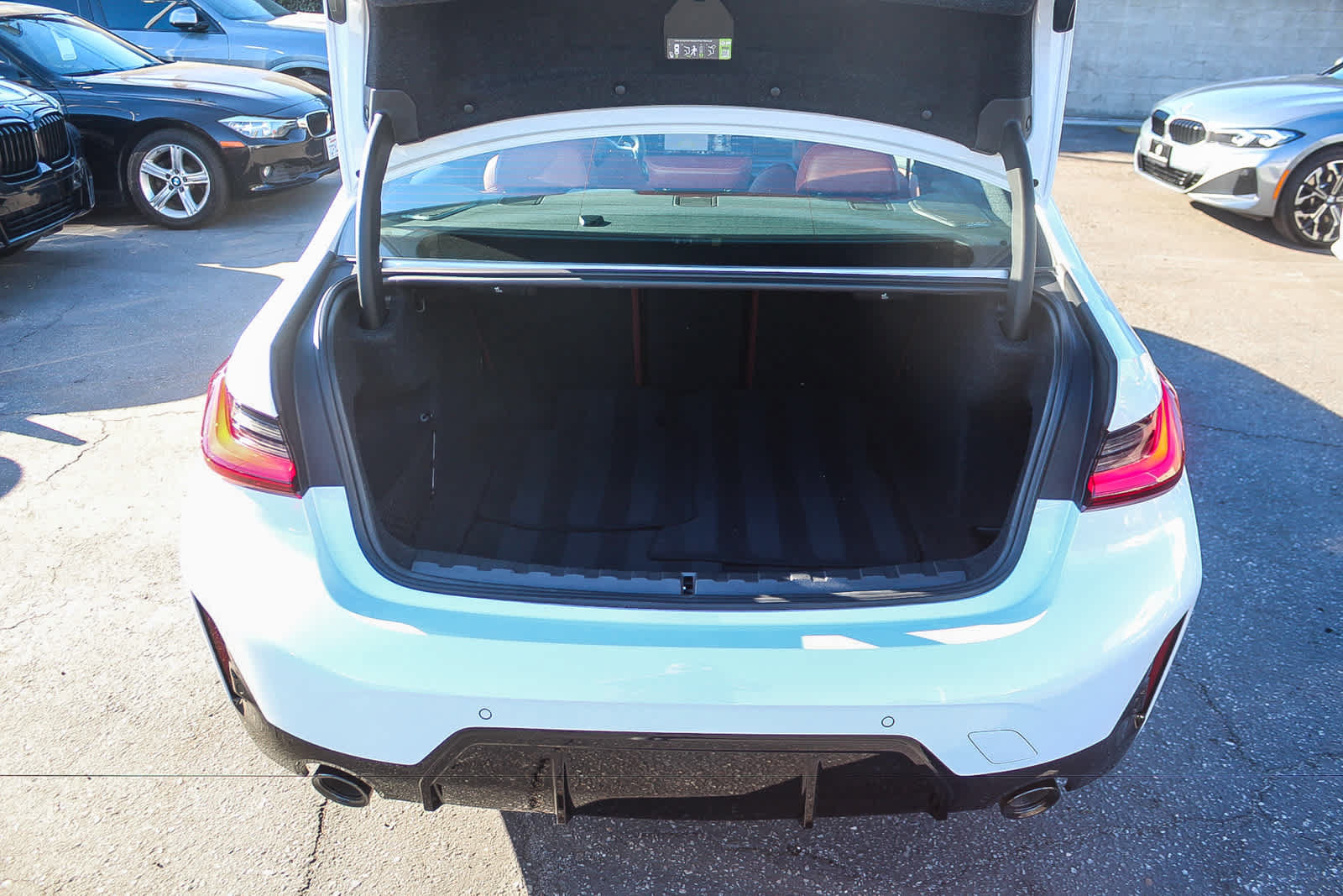 Used 2026 BMW 330i Sedan w/ M Sport Package RWD image 26