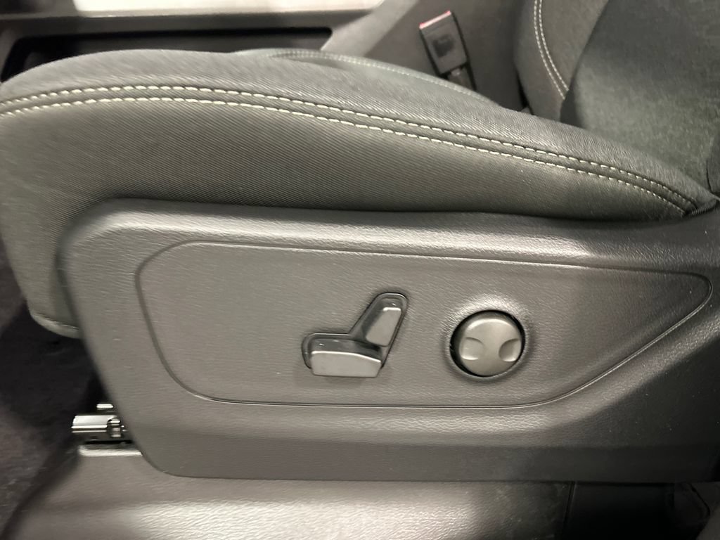 New 2026 RAM 1500 4x4 Crew Cab image 16