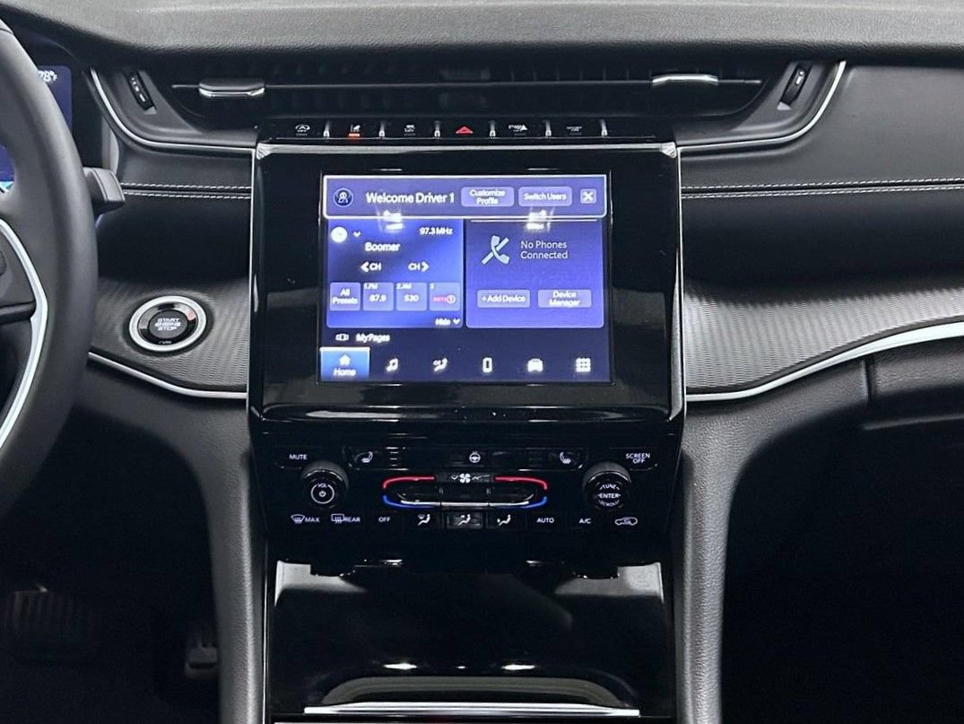 Certified 2023 Jeep Grand Cherokee Altitude AWD/4WD image 12