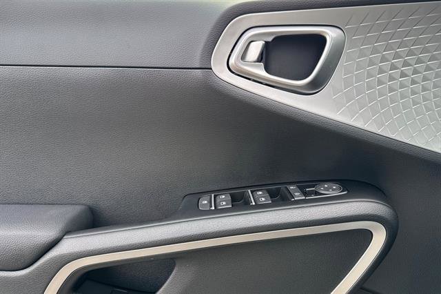 New 2025 Kia Soul LX image 11
