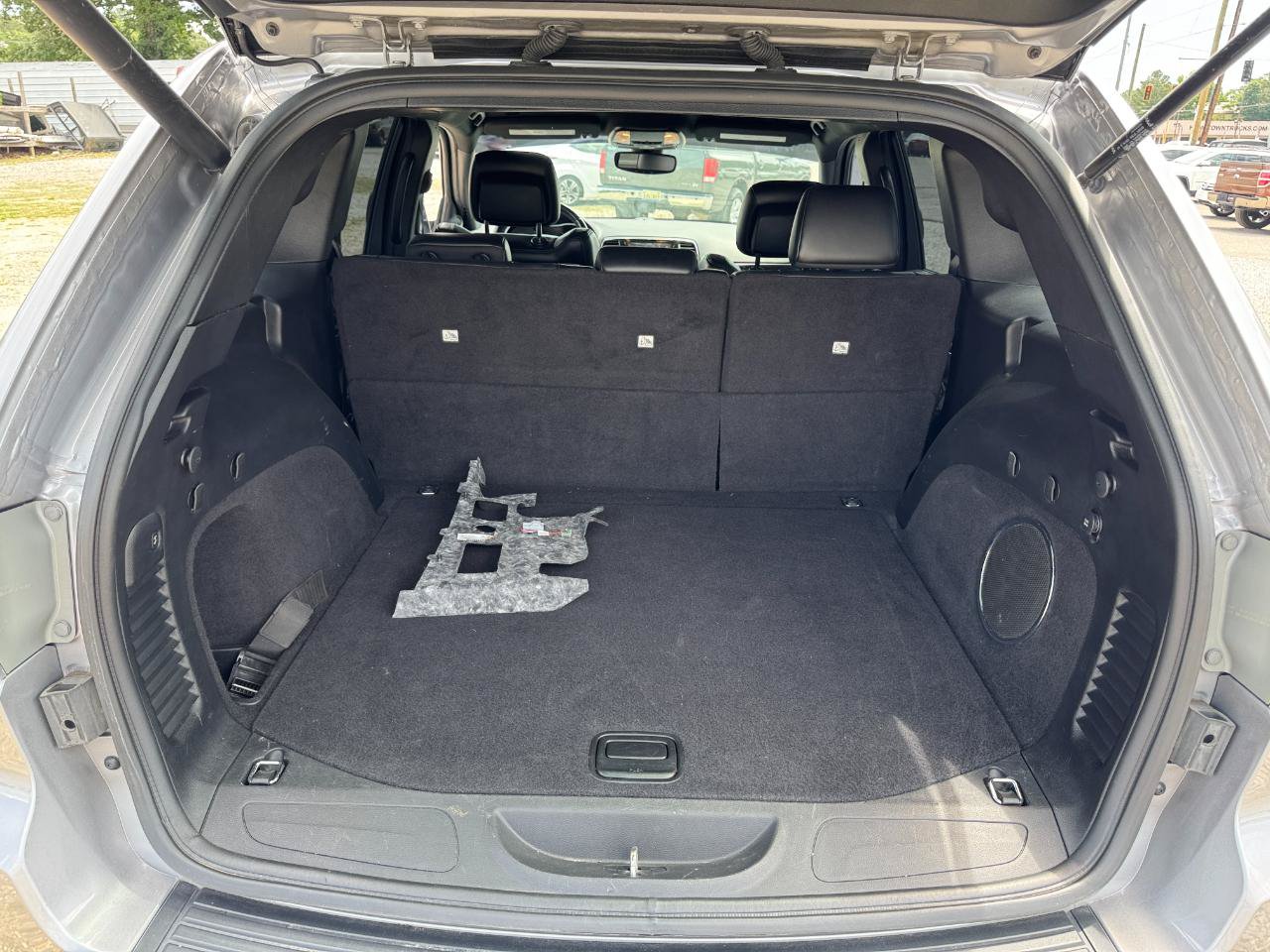 Used 2019 Jeep Grand Cherokee Laredo w/ Laredo X Package RWD image 13