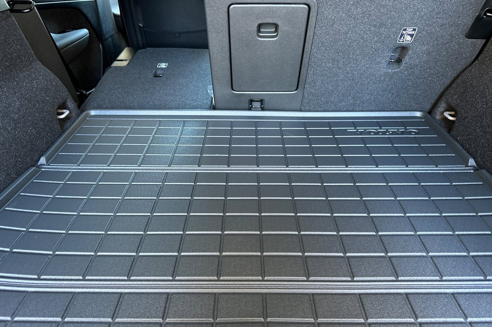 New 2026 Volvo XC40 B5 Ultra w/ Climate Package image 17