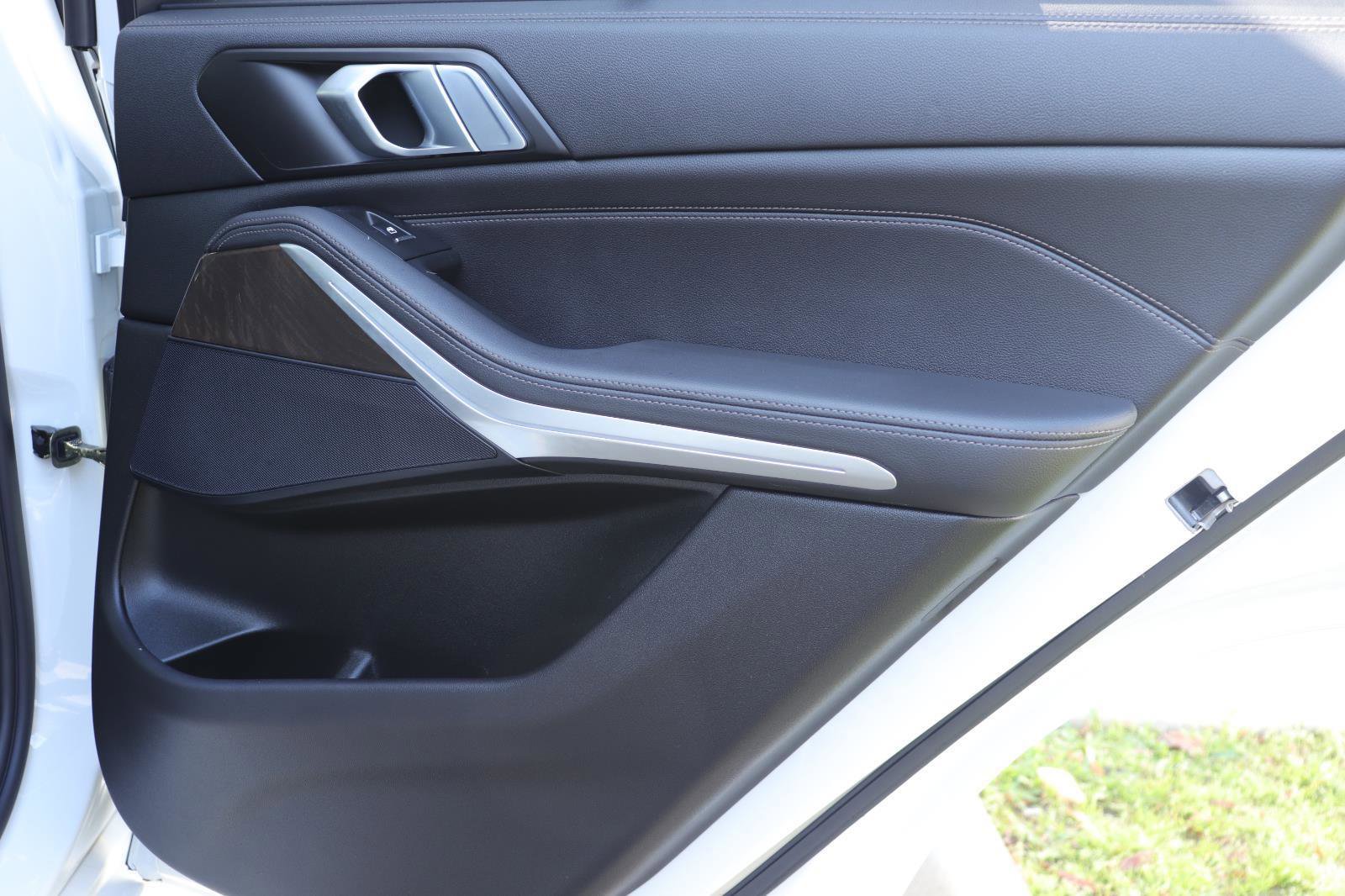 Used 2022 BMW X5 xDrive40i w/ M Sport Package image 21