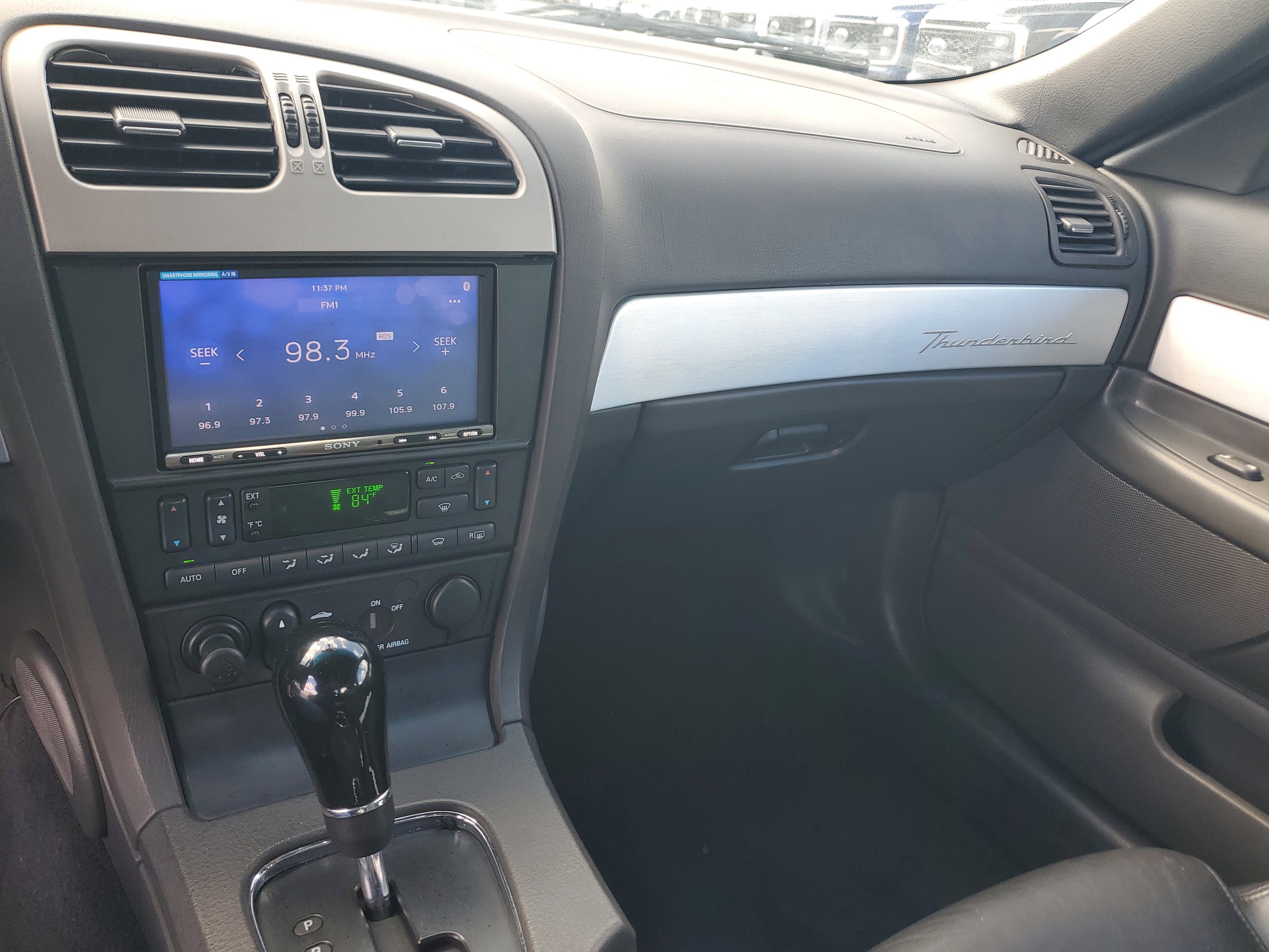 Used 2002 Ford Thunderbird image 18