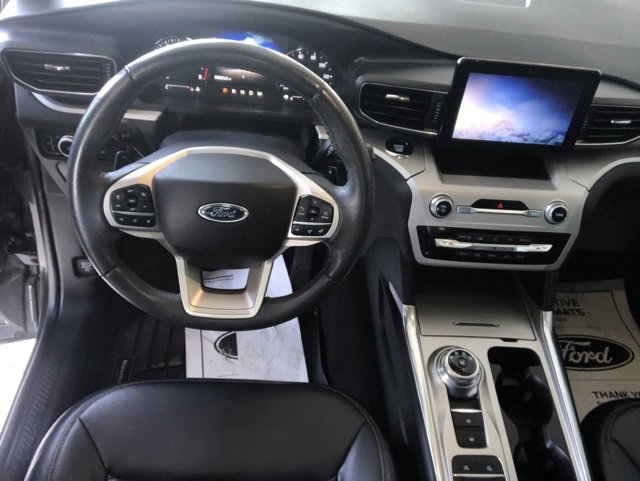 Used 2020 Ford Explorer XLT w/ Equipment Group 202A image 6