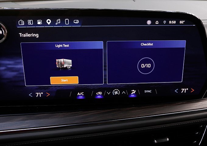Used 2025 Chevrolet Suburban LS RWD image 14