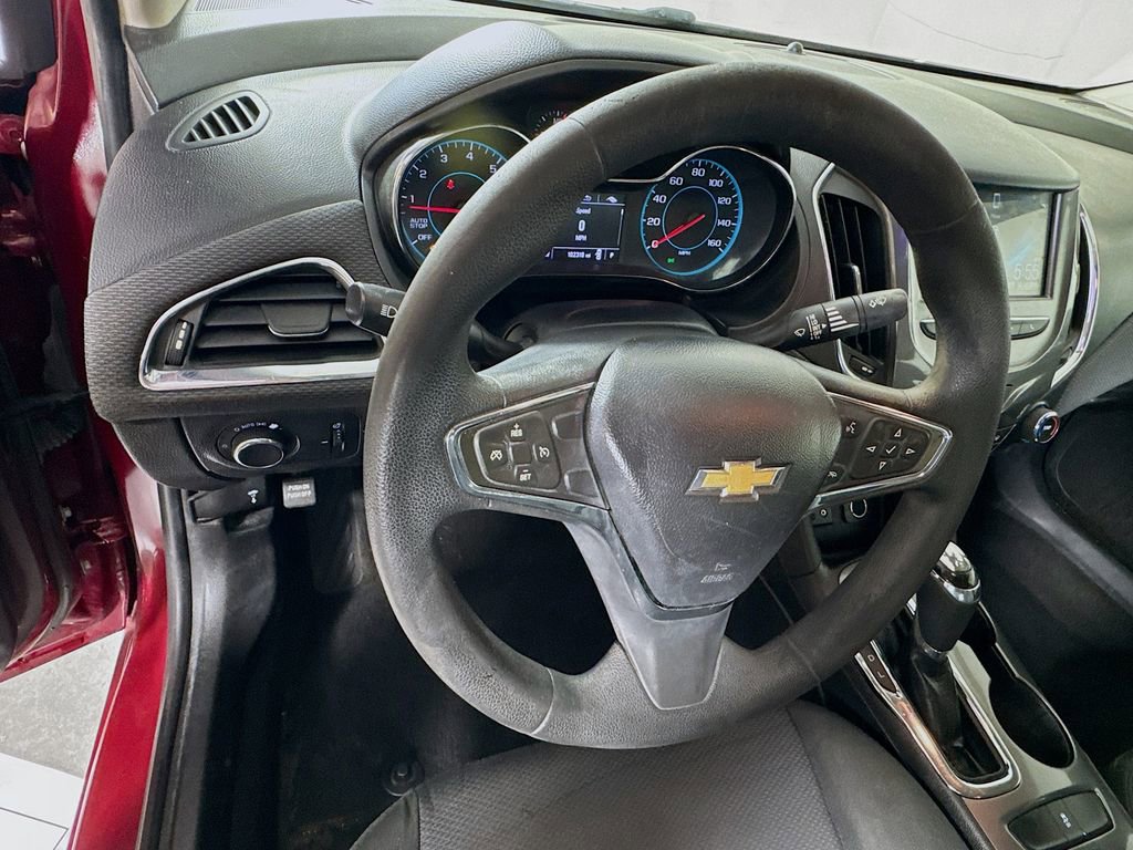 Used 2018 Chevrolet Cruze LT image 11