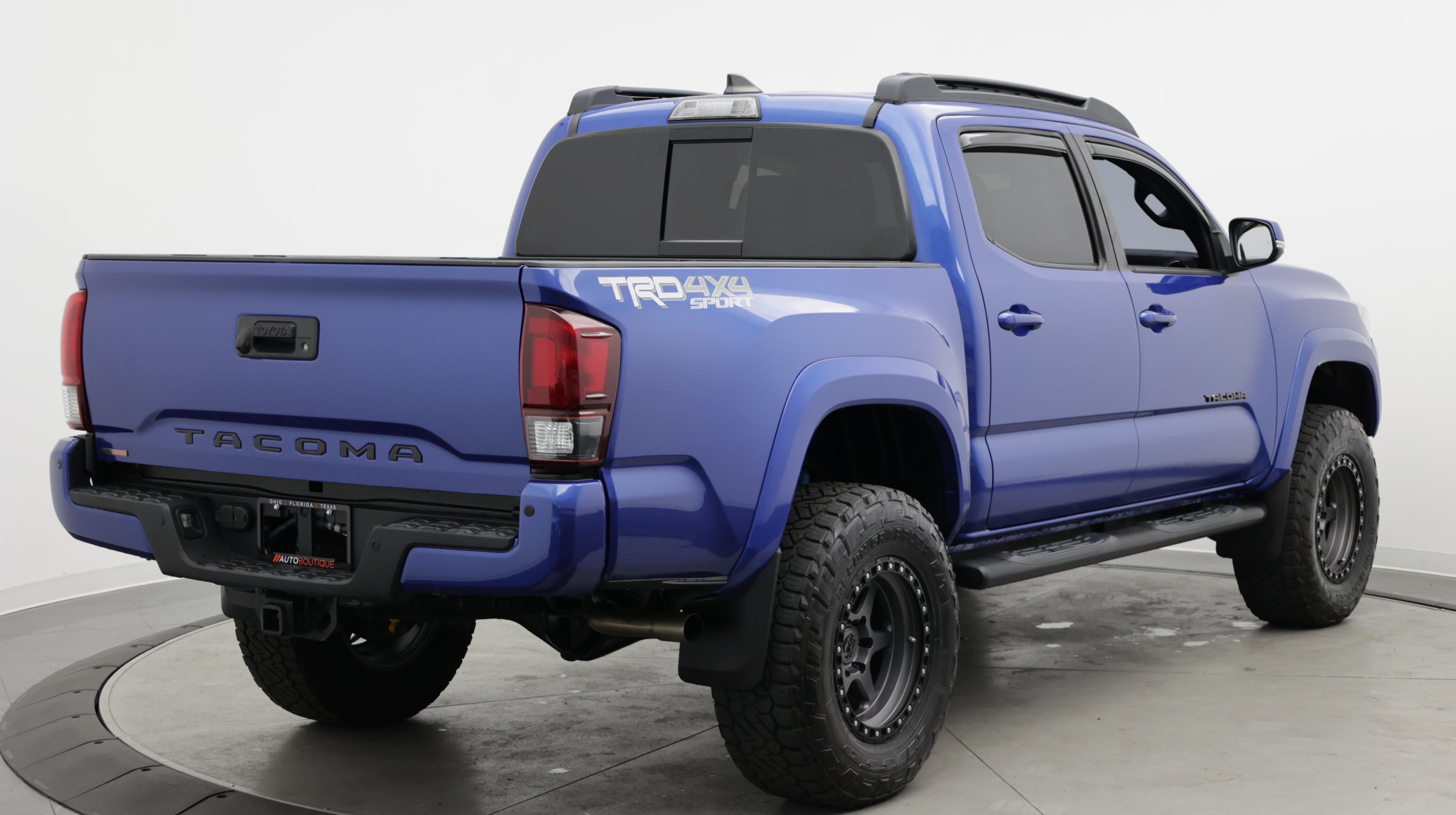 Used 2018 Toyota Tacoma TRD Sport AWD/4WD image 10
