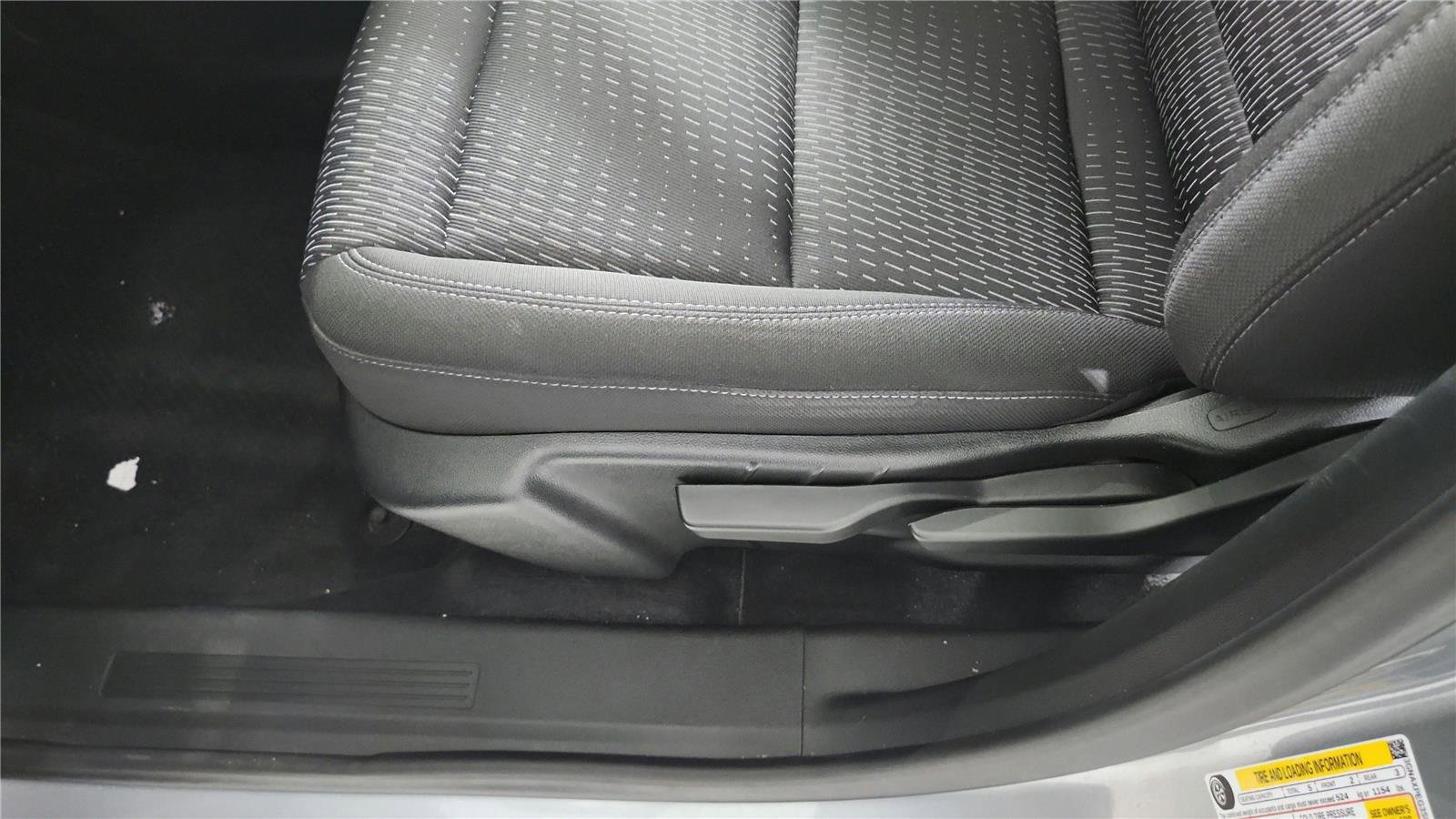 Used 2025 Chevrolet Equinox LT AWD/4WD image 11