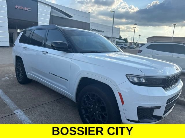 Used 2025 Jeep Grand Cherokee L Summit w/ Obsidian Package AWD/4WD image 3