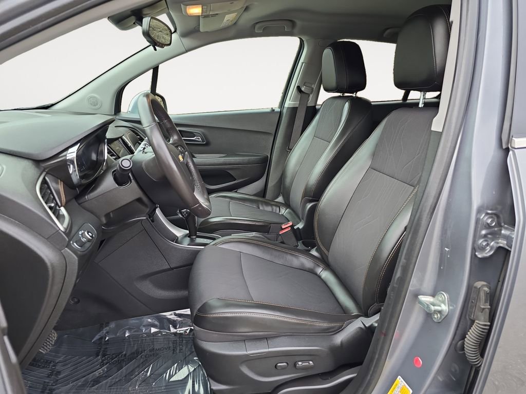 Used 2020 Chevrolet Trax LT w/ Driver Confidence Package image 9