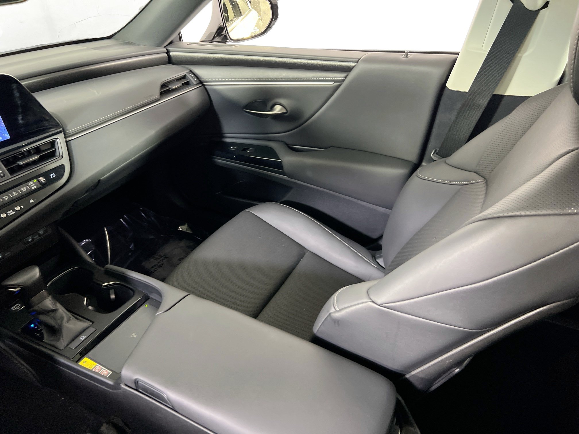 Used 2025 Lexus ES 350 w/ Premium Package FWD image 23