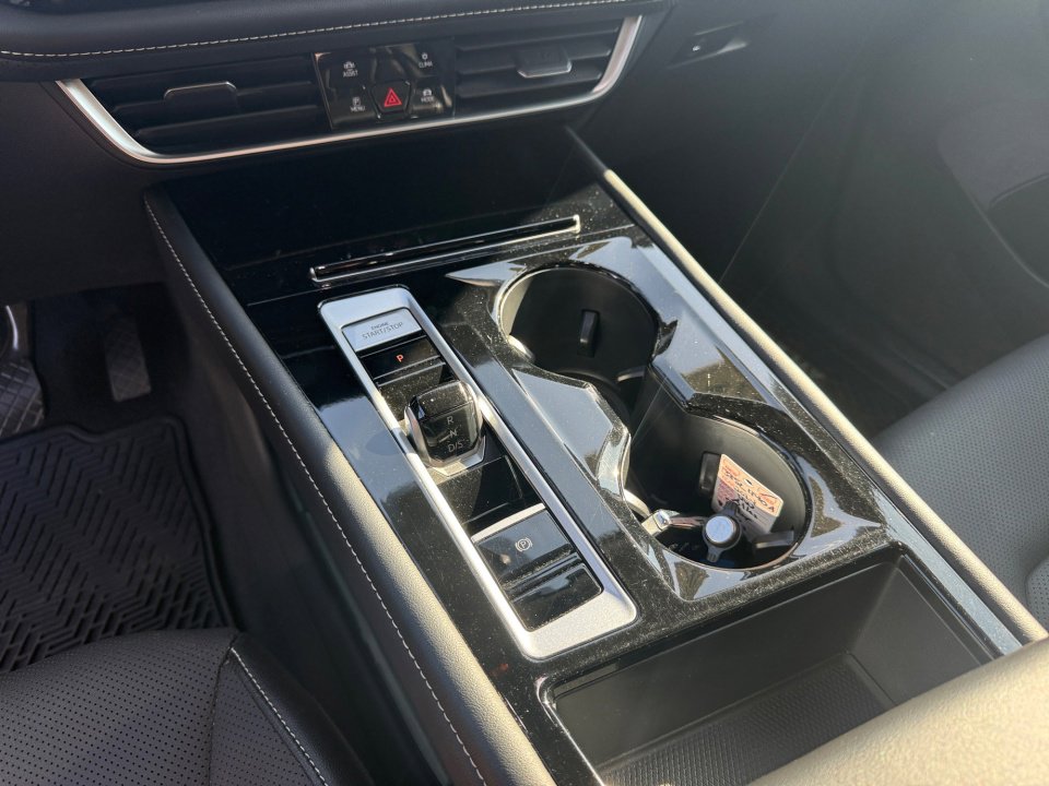 Used 2024 Volkswagen Atlas SE image 24