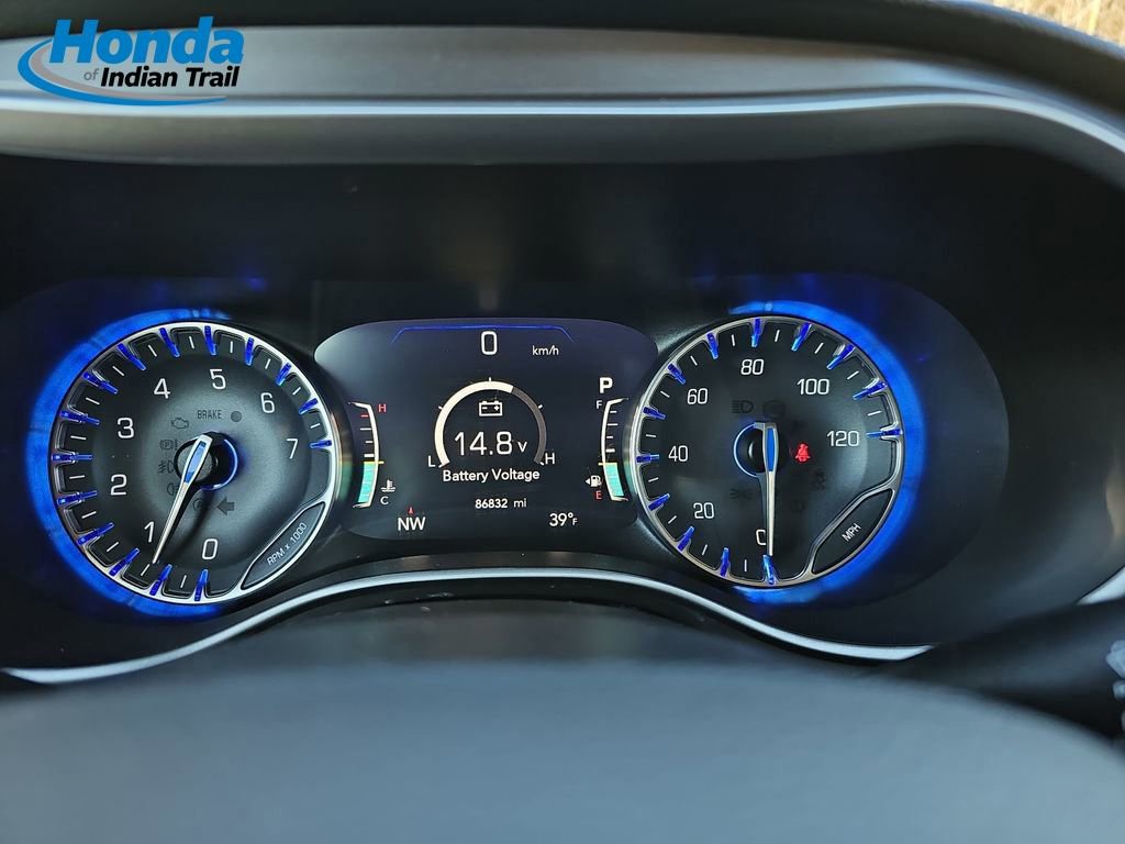 Used 2021 Chrysler Pacifica Touring-L image 21