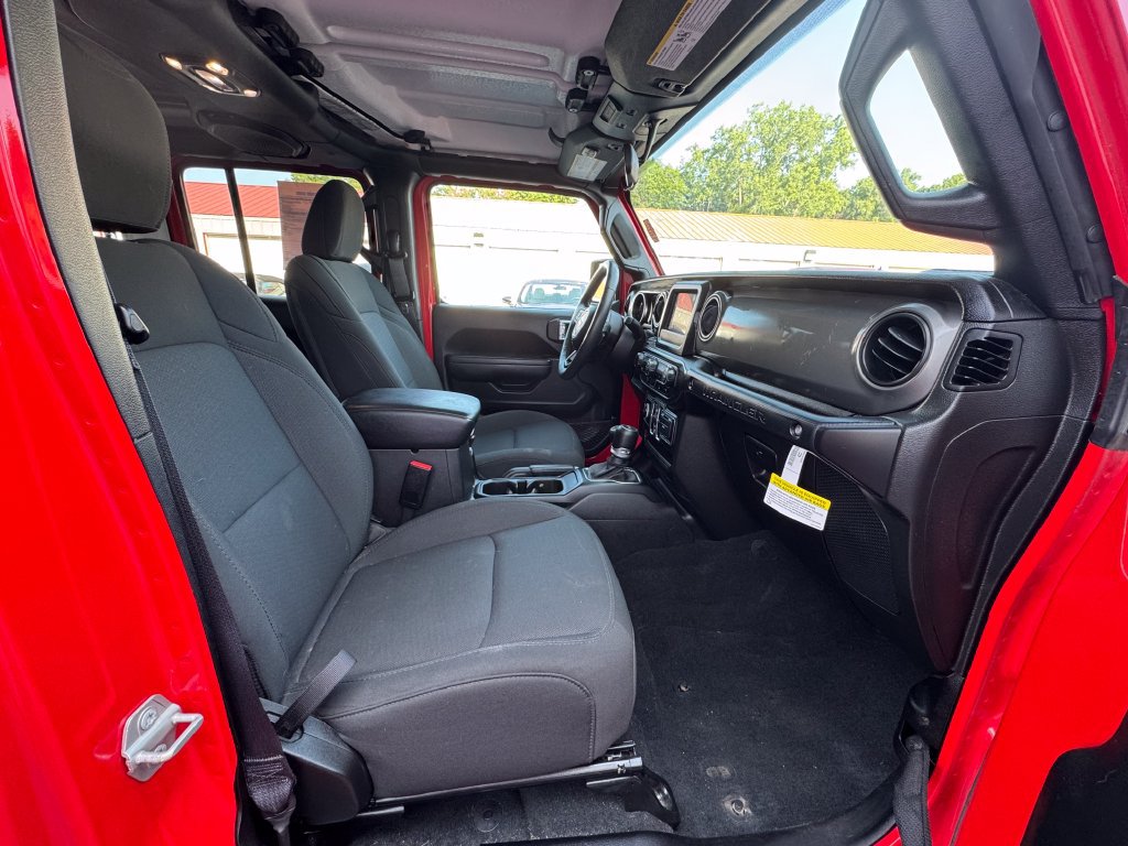 Used 2023 Jeep Wrangler Unlimited w/ Cold Weather Group AWD/4WD image 9