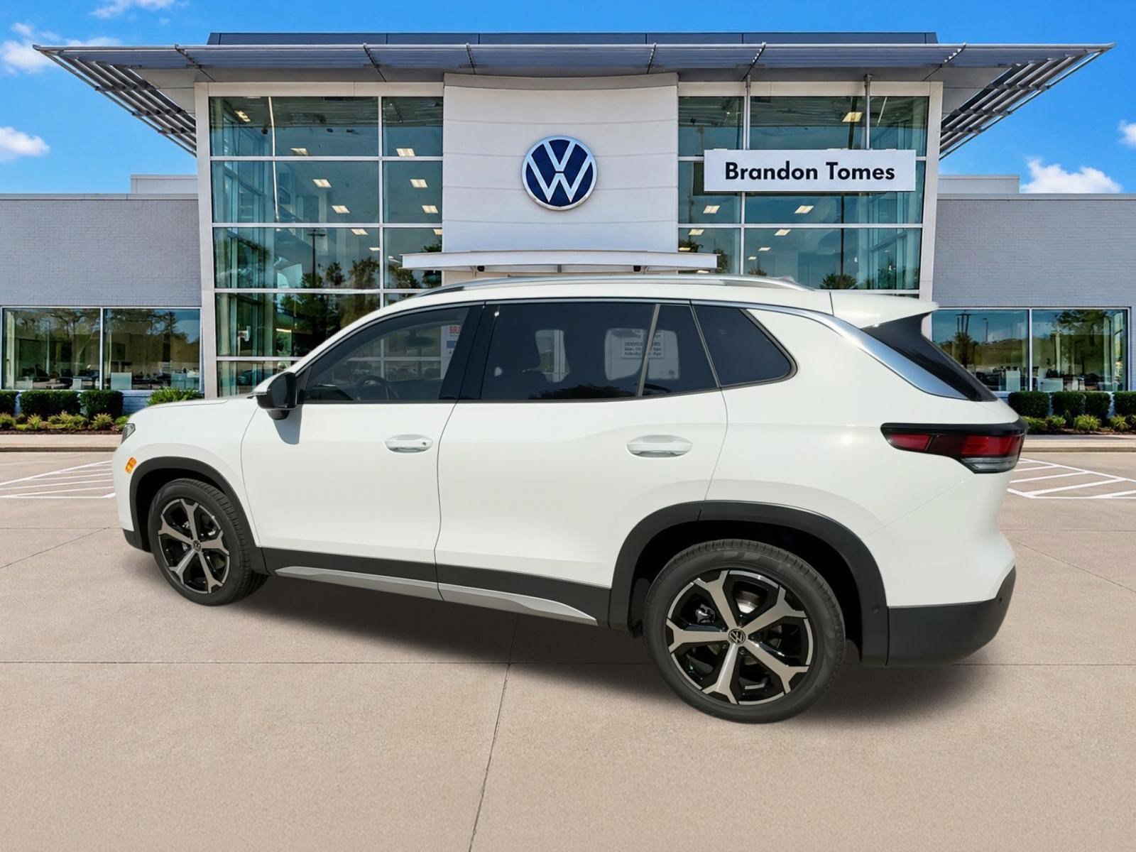 New 2026 Volkswagen Tiguan SE FWD image 6
