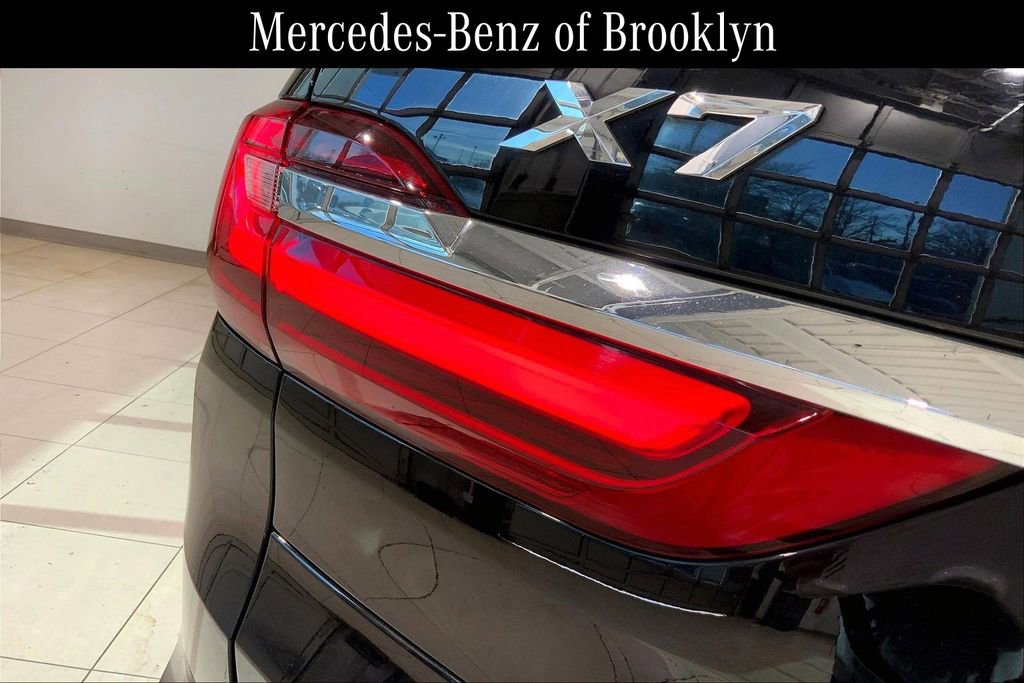 Used 2021 BMW X7 xDrive40i w/ Premium Package 2 image 29