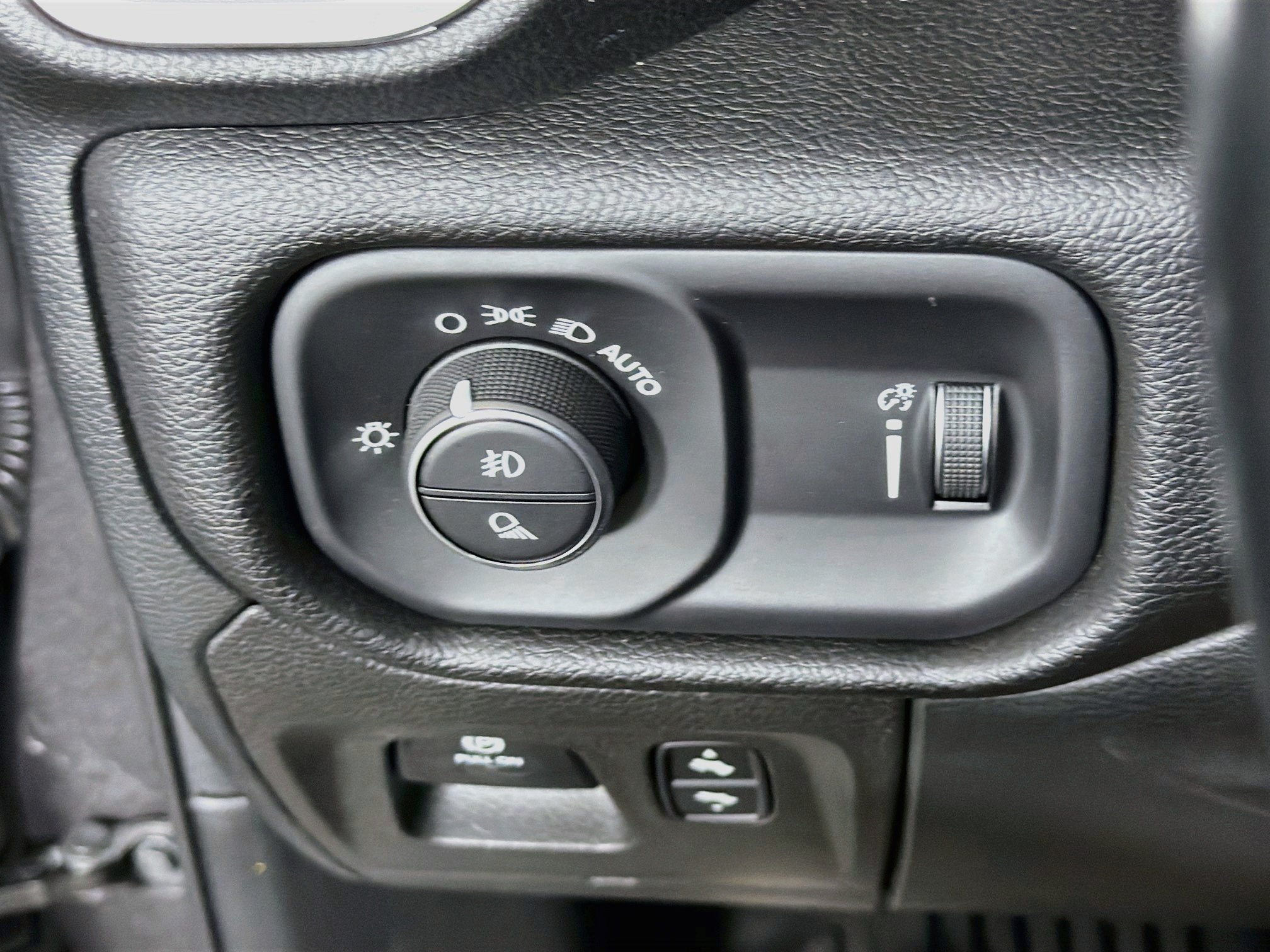 Used 2022 RAM 1500 Lone Star AWD/4WD image 17