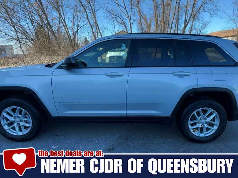 New 2026 Jeep Grand Cherokee Laredo X AWD/4WD image 5