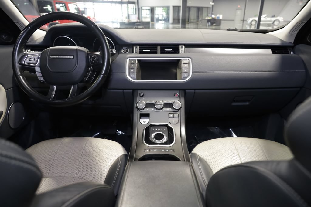 Used 2018 Land Rover Range Rover Evoque SE AWD/4WD image 23