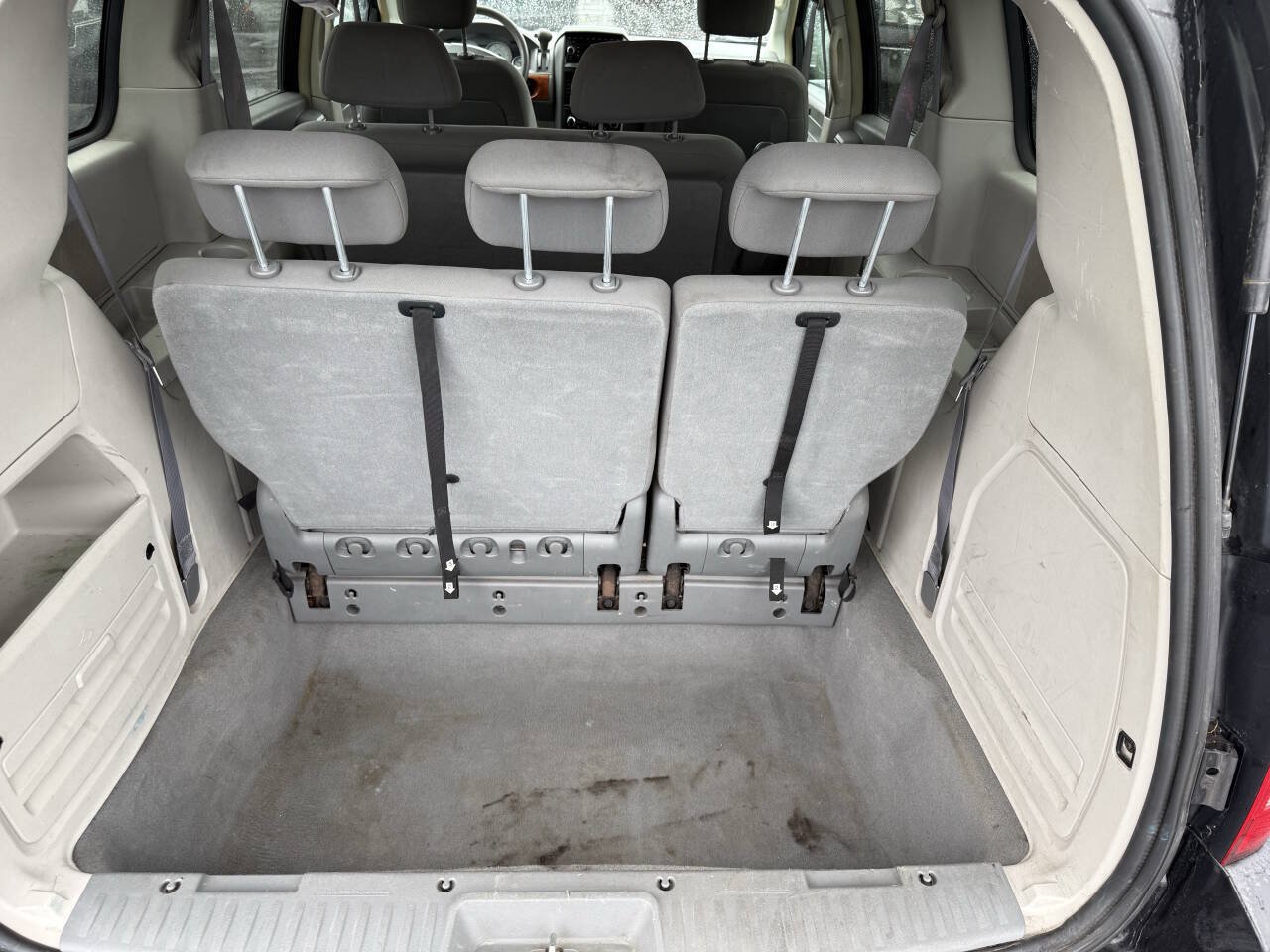 Used 2008 Chrysler Town & Country LX FWD image 19