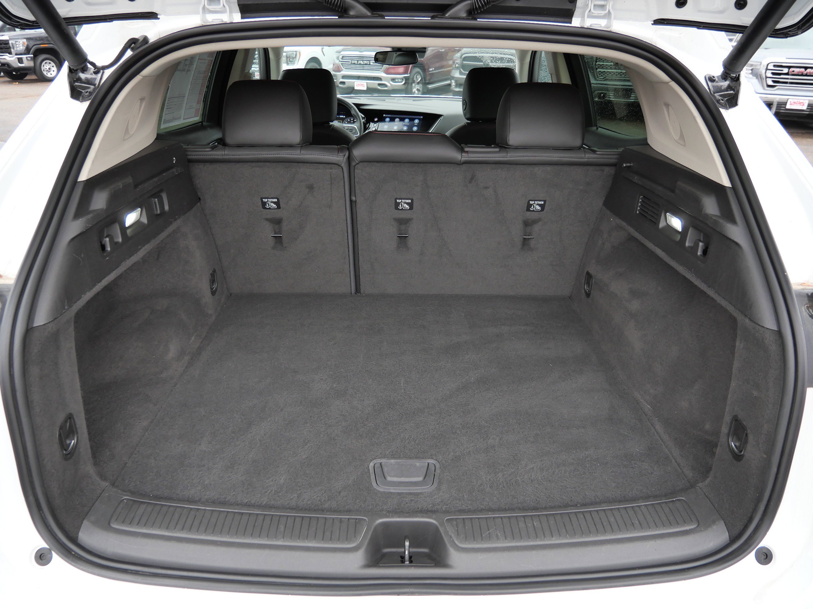 Used 2022 Buick Envision Essence w/ Sport Touring Package image 14