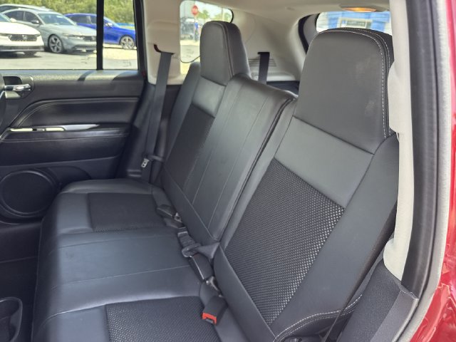 Used 2014 Jeep Compass Latitude FWD image 23