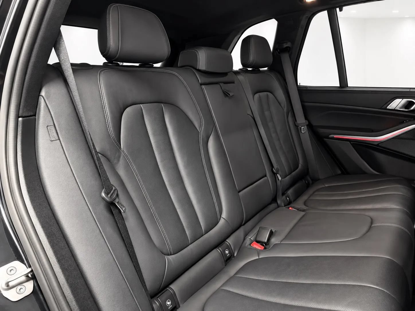 Used 2021 BMW X5 M50i AWD/4WD image 24
