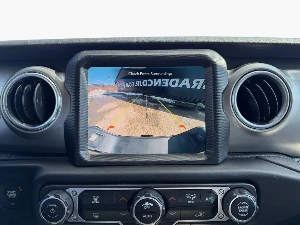 Used 2021 Jeep Gladiator Overland w/ Uconnect 4C Nav & Sound Group image 9