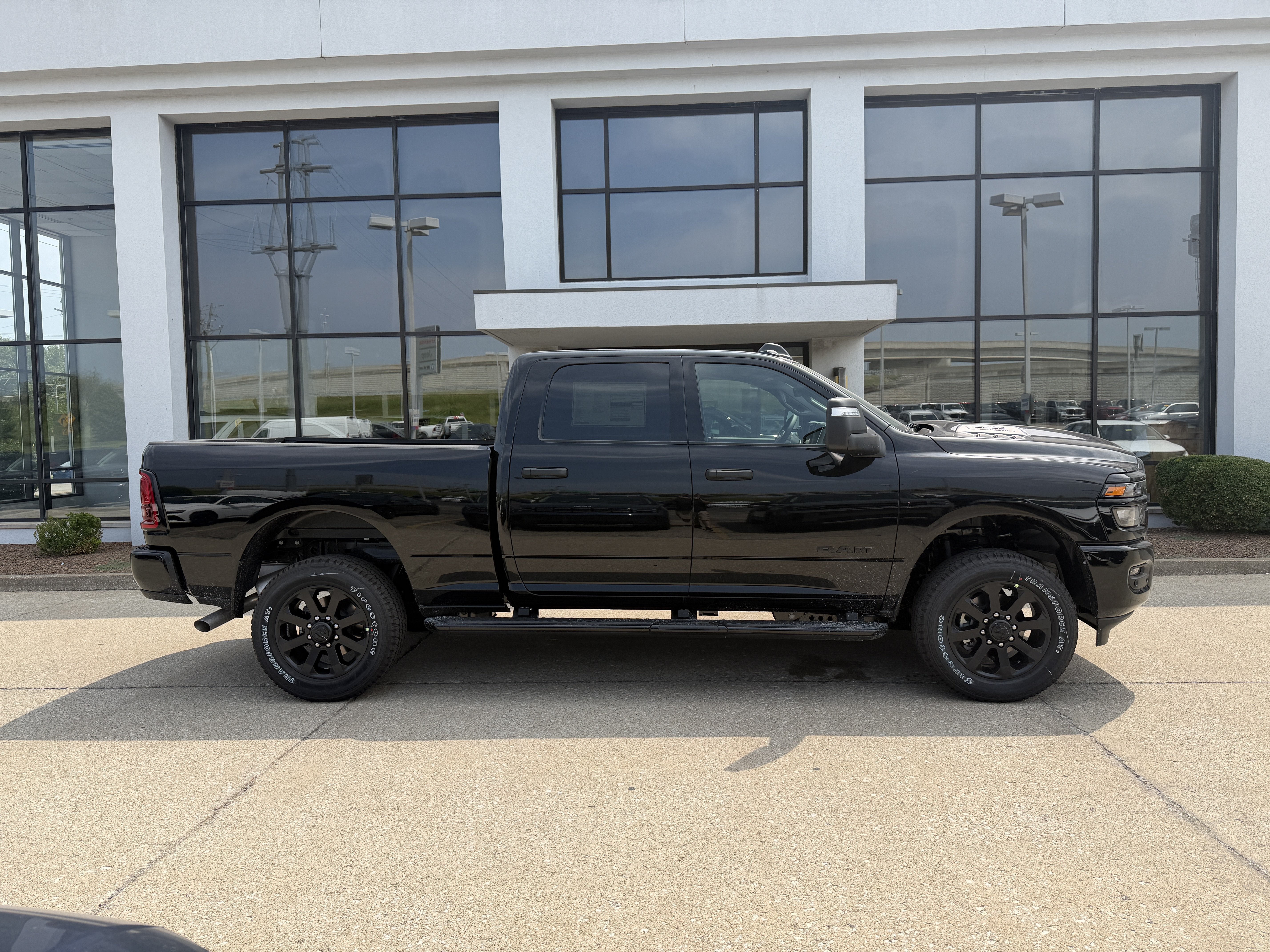 New 2026 RAM 2500 Big Horn AWD/4WD image 3