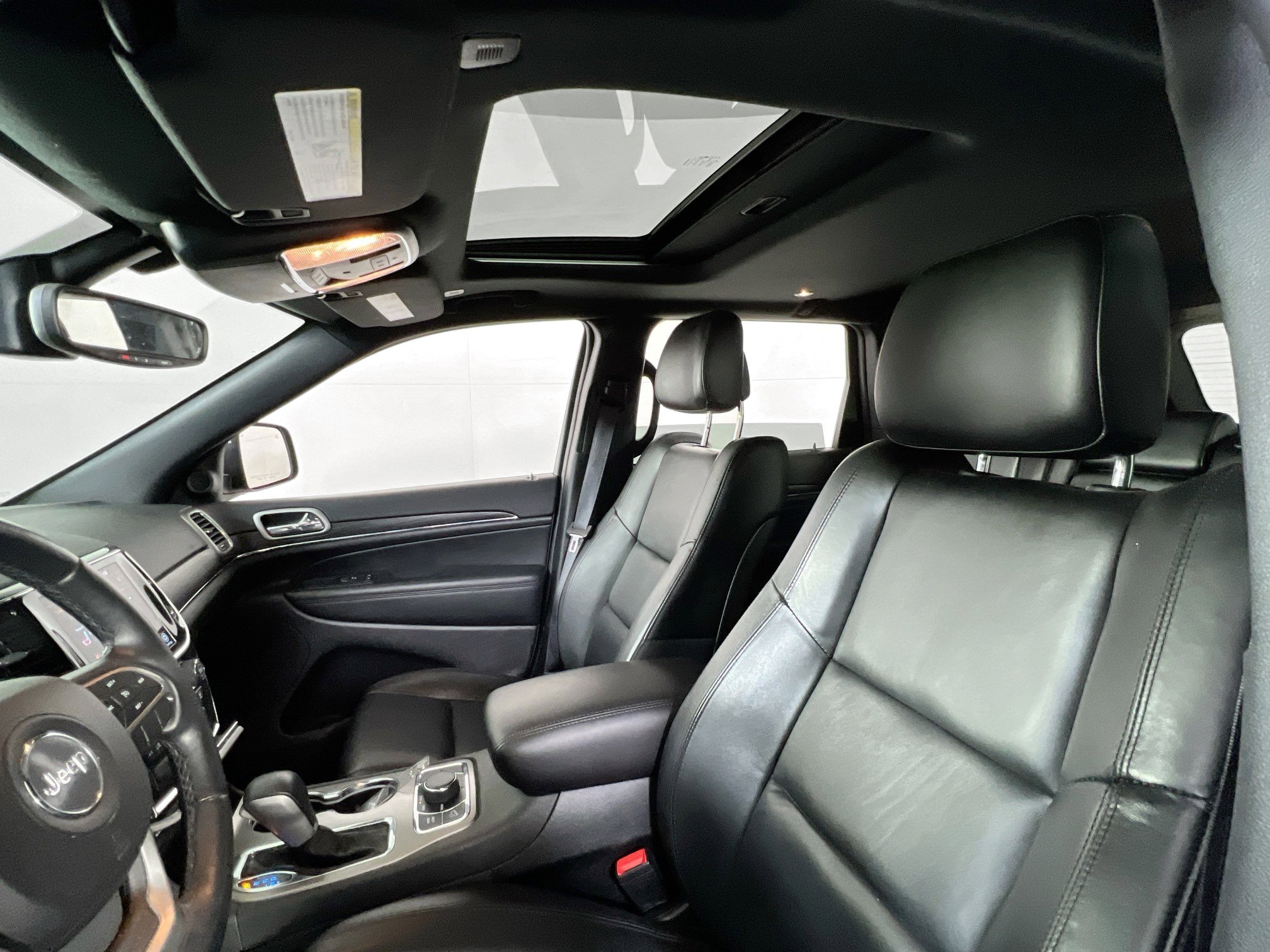 Used 2022 Jeep Grand Cherokee Limited image 21